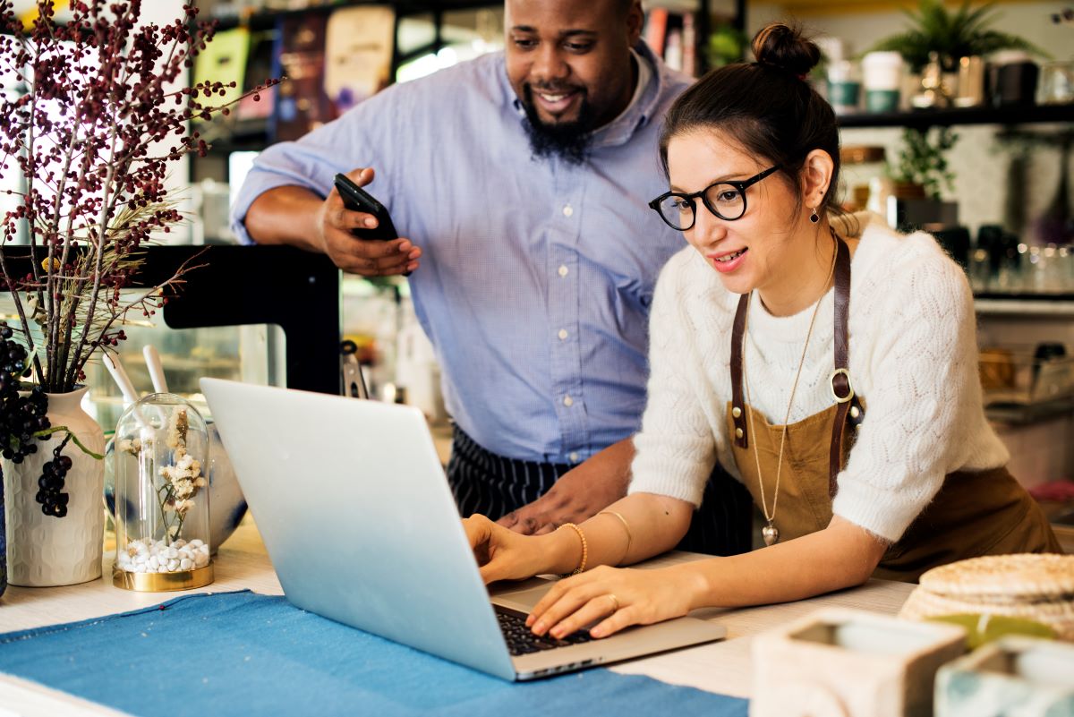 Reasons Why Small Businesses Should Consider Outsourcing IT